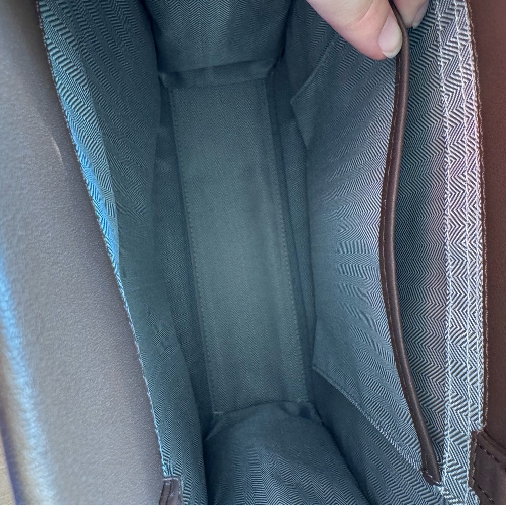 Elegant Brown Leather Tote Bag handbag - Picture 9 of 10